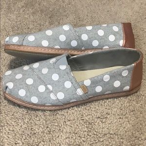 Toms slip ons